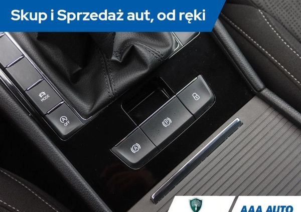 Skoda Superb cena 70000 przebieg: 172729, rok produkcji 2016 z Wojkowice małe 254